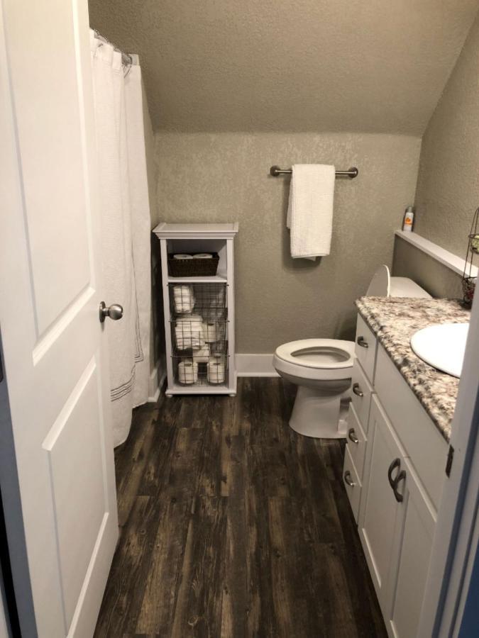 Spacious Rustic Downtown Market St 1 Bedroom Apt, Sleeps Up To 5, Steps To Honeywell & Eagles Theatre Wabash Zewnętrze zdjęcie
