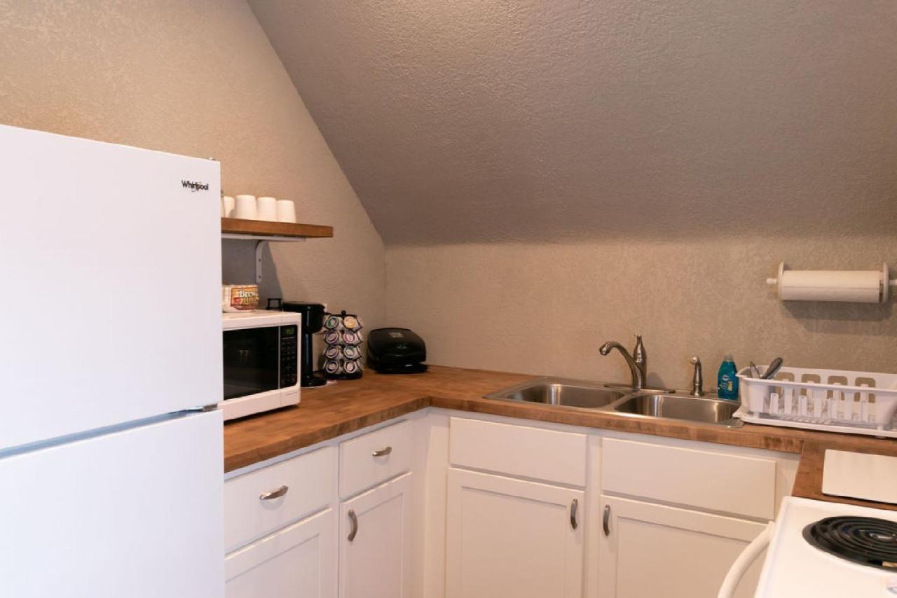 Spacious Rustic Downtown Market St 1 Bedroom Apt, Sleeps Up To 5, Steps To Honeywell & Eagles Theatre Wabash Zewnętrze zdjęcie