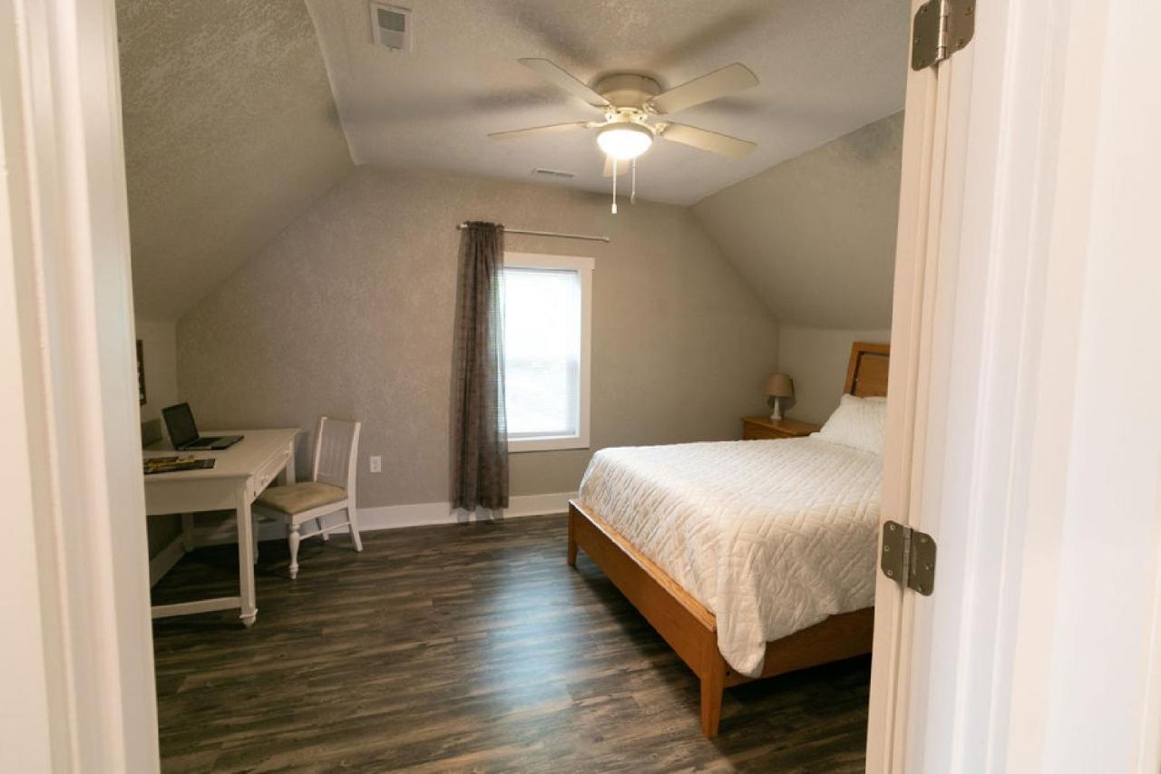 Spacious Rustic Downtown Market St 1 Bedroom Apt, Sleeps Up To 5, Steps To Honeywell & Eagles Theatre Wabash Zewnętrze zdjęcie