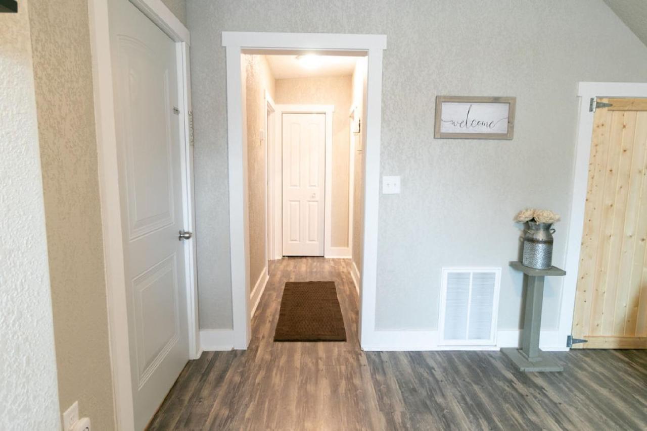 Spacious Rustic Downtown Market St 1 Bedroom Apt, Sleeps Up To 5, Steps To Honeywell & Eagles Theatre Wabash Zewnętrze zdjęcie