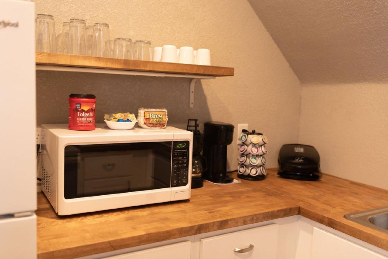 Spacious Rustic Downtown Market St 1 Bedroom Apt, Sleeps Up To 5, Steps To Honeywell & Eagles Theatre Wabash Zewnętrze zdjęcie