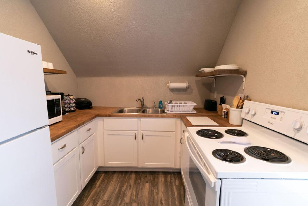 Spacious Rustic Downtown Market St 1 Bedroom Apt, Sleeps Up To 5, Steps To Honeywell & Eagles Theatre Wabash Zewnętrze zdjęcie