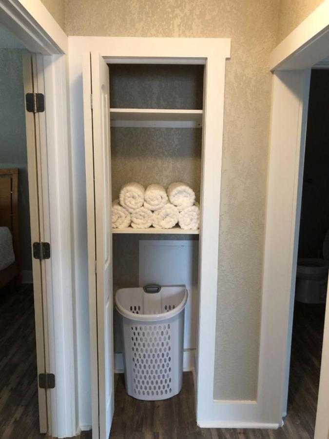Spacious Rustic Downtown Market St 1 Bedroom Apt, Sleeps Up To 5, Steps To Honeywell & Eagles Theatre Wabash Zewnętrze zdjęcie