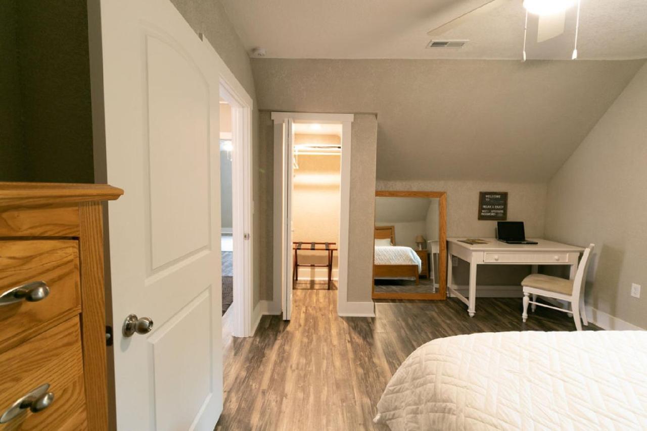 Spacious Rustic Downtown Market St 1 Bedroom Apt, Sleeps Up To 5, Steps To Honeywell & Eagles Theatre Wabash Zewnętrze zdjęcie