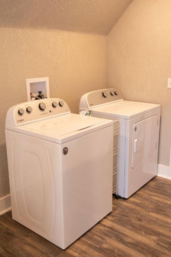 Spacious Rustic Downtown Market St 1 Bedroom Apt, Sleeps Up To 5, Steps To Honeywell & Eagles Theatre Wabash Zewnętrze zdjęcie