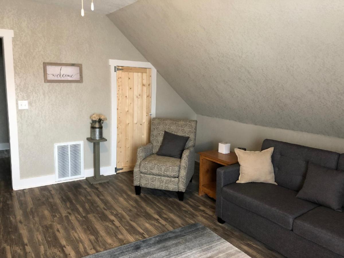 Spacious Rustic Downtown Market St 1 Bedroom Apt, Sleeps Up To 5, Steps To Honeywell & Eagles Theatre Wabash Zewnętrze zdjęcie