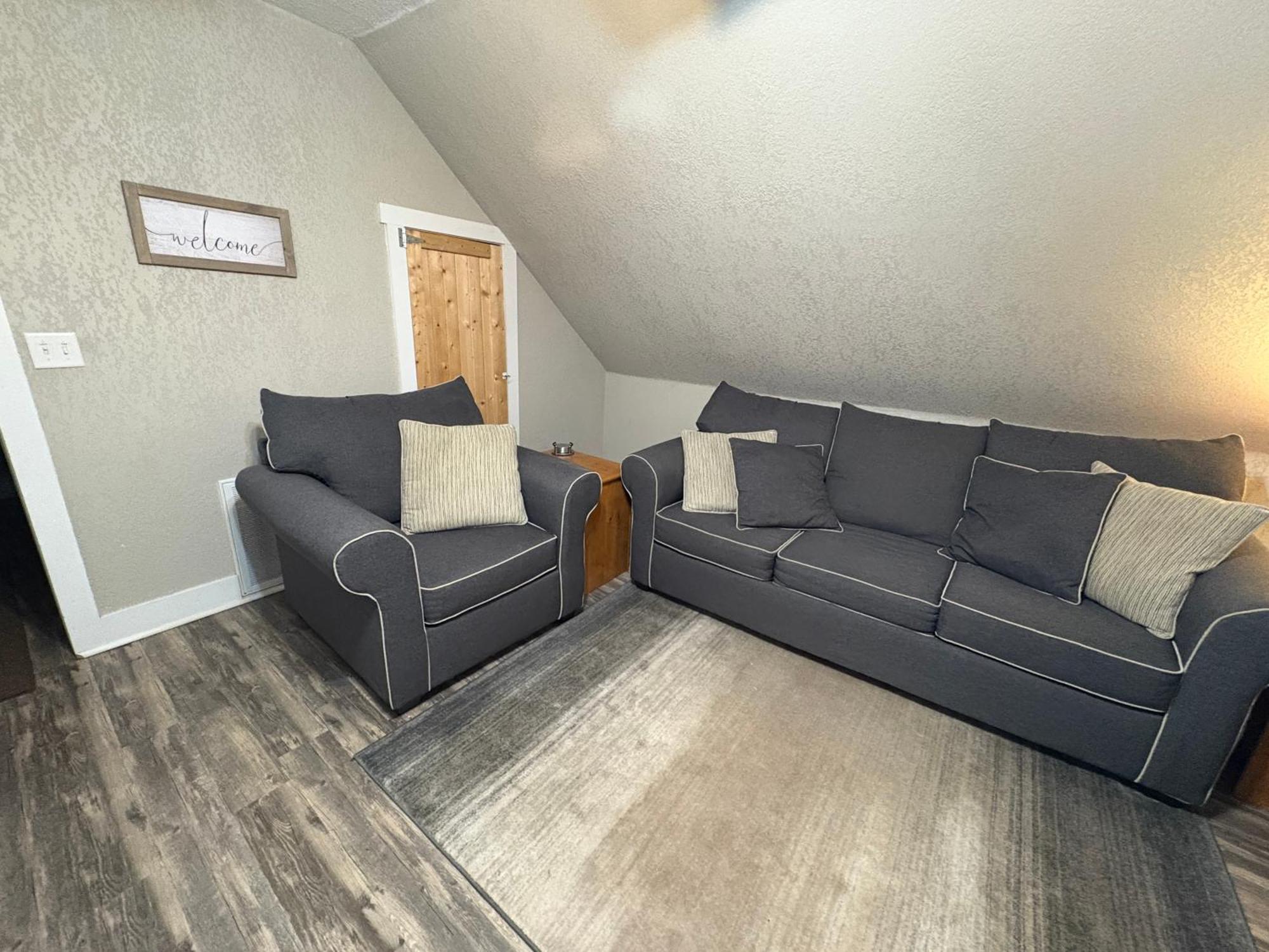 Spacious Rustic Downtown Market St 1 Bedroom Apt, Sleeps Up To 5, Steps To Honeywell & Eagles Theatre Wabash Zewnętrze zdjęcie
