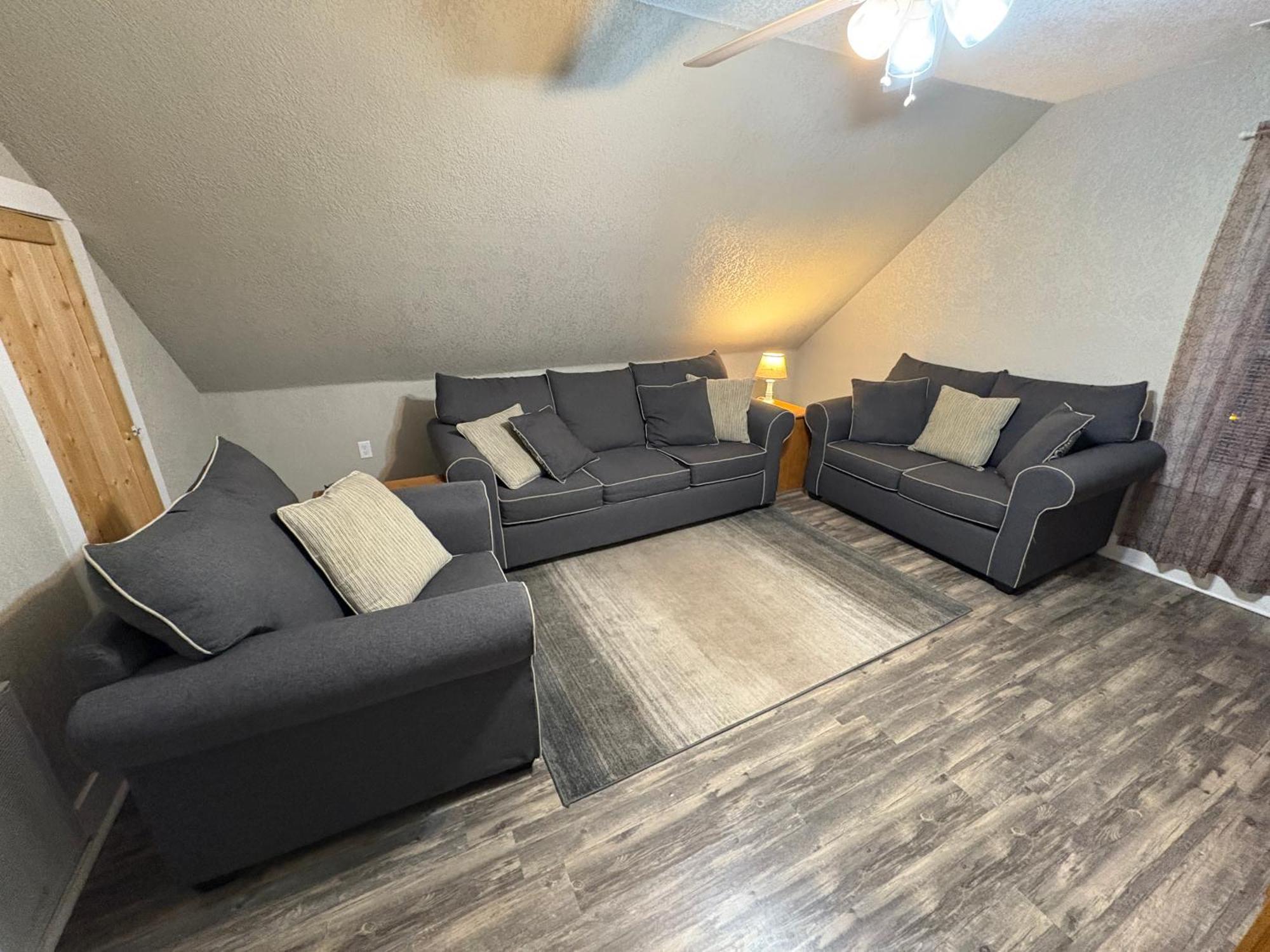 Spacious Rustic Downtown Market St 1 Bedroom Apt, Sleeps Up To 5, Steps To Honeywell & Eagles Theatre Wabash Zewnętrze zdjęcie